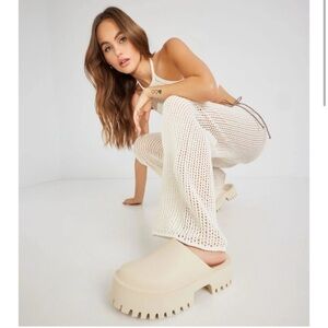 Jeffrey Campbell Clogge size 7